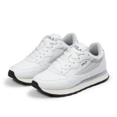 7. Fila Hypert women's sports shoes sneakers fashionable comfortable lightweight white gray