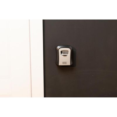 59. KEY SAFE BOX WITH 4-DIGITAL COMBINATION BLACK + DECKER