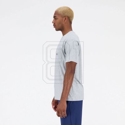 7. New Balance Essentials Reimagined Cott M MT31542AG t-shirt