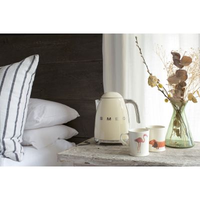 3. Smeg KLF03CREU Electric Kettle 1.7 L 2400 W Cream
