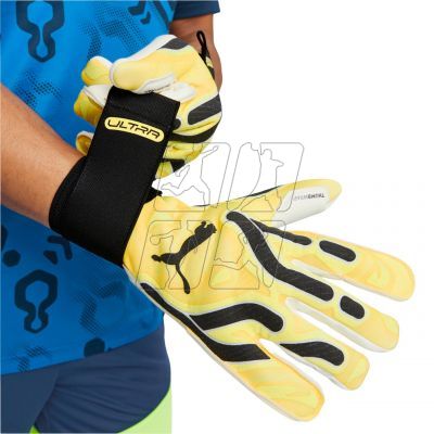 6. Puma Ultra Ultimate Hybrid Sun 41858 04 Goalkeeper Gloves