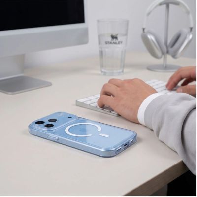 5. Tech-Protect MagPeak MagSafe CC Case for iPhone 17 Pro Max / 18 Pro Max - Clear