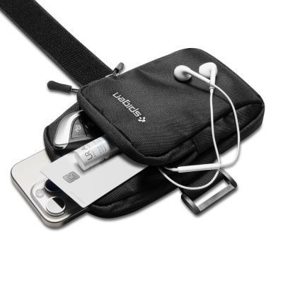 4. Spigen Dynamic Shield A702 Armband - Black