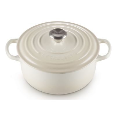2. Le Creuset Signature Roaster Round Meringue 20cm