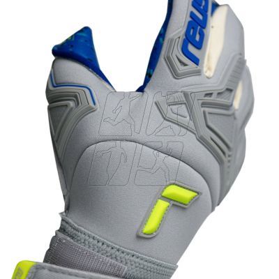 5. Goalkeeper gloves Reusch Attrakt Freegel Fusion Goaliator M 5270995 6006