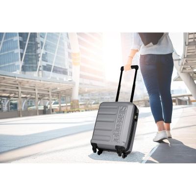 64. SET OF 3 SUITCASE 18, 22, 26 INCHES SILVER SLAZENGER