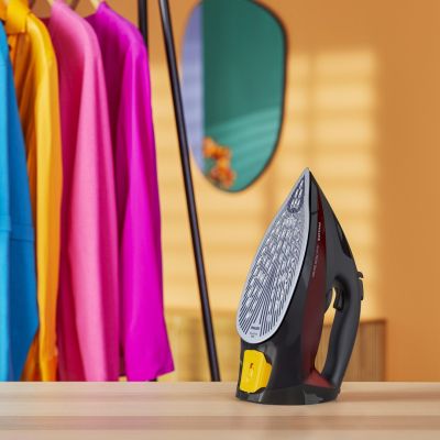 4. PHILIPS DST 7022/40 iron