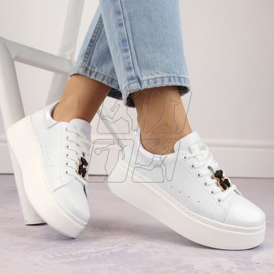 2. Leather platform shoes with a teddy bear Vinceza W JAN276B, white