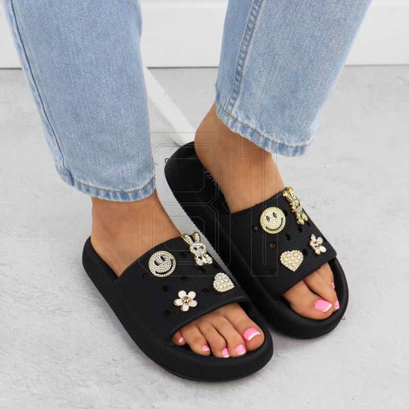 7. Vinceza W 76055 JAN404A flip-flops