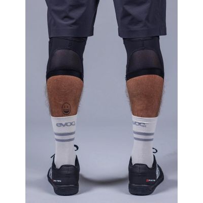 4. EVOC Knee Protector Ls Flex Lite knee pads black