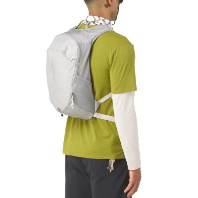 3. Salomon Trailblazer 10 Backpack LC2855900 Gray One size