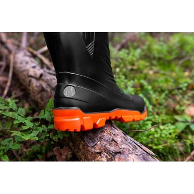 3. NEO tools 82-900-43 safety shoes