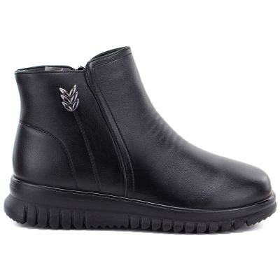 2. Comfortable women's ankle boots with a wedge, black Potocki PT16398