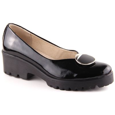 9. Women's patent leather shoes with decoration Filippo DP4569
