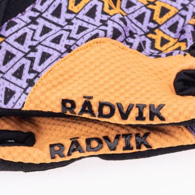 2. Women's RUNDE Gloves