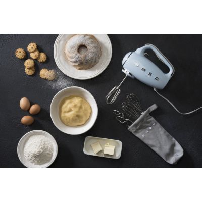 16. Smeg HMF01PBEU Retro 50s Hand Mixer Pastel Blue