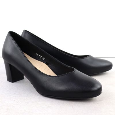 5. Women's black low-heel pumps Sergio Leone PB177