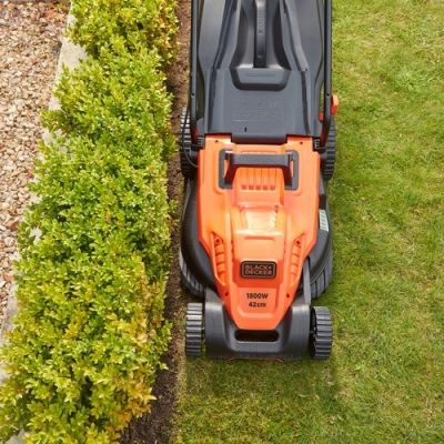 10. Black & Decker BEMW481ES Push Lawn Mower AC Orange