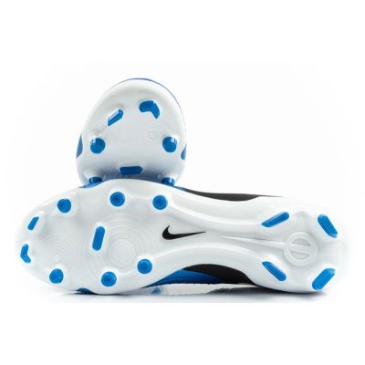 18. Nike Legend 10 Academy FG/MG football boots