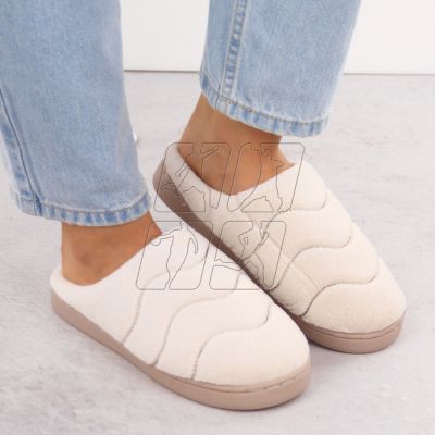 7. Unisoft W 6622 EVE466B fur slippers