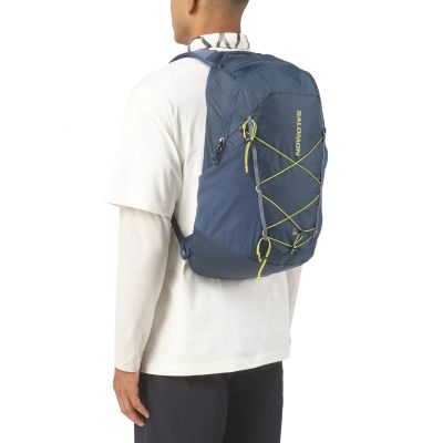 4. Salomon XT 25 Backpack LC2857700 Navy One size
