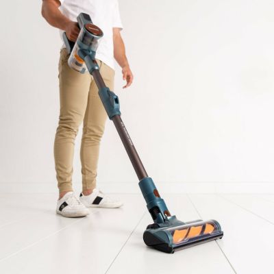 3. Taurus Homeland Digital Flex Upright Vacuum Cleaner (OUTLET)
