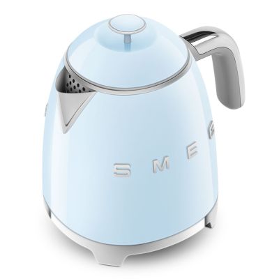 33. SMEG Kettle KLF05PBEU 0.8L pastel blue mini kettle