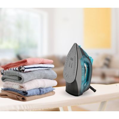 6. Black+Decker BXIR2201E iron