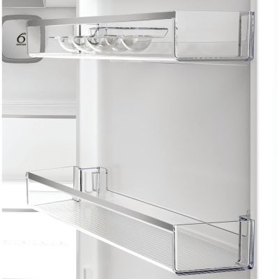 6. Freestanding fridge freezer WHIRLPOOL WPC83IXP 186 cm