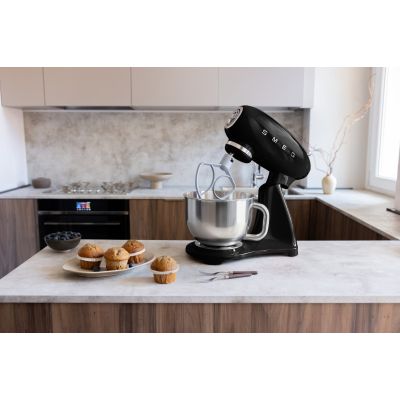11. SMEG SMF05BLEU food processor