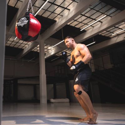 5. 15 kg - SK15 Boxing Pear - Black - Red