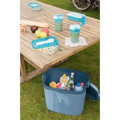 2. Blue travel refrigerator 20L 262277 CURVER