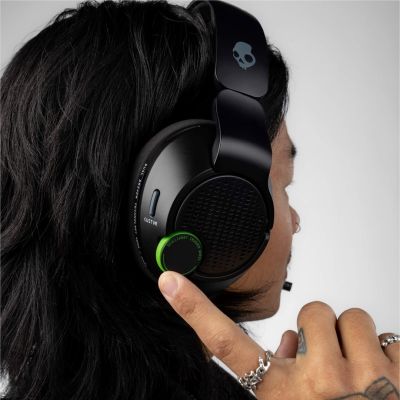 4. SKULCANDY Gaming Headset Crusher PLYR 720 Wireless XBOX