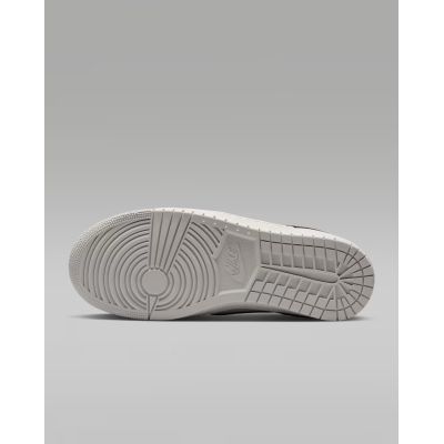 2. NIKE WMNS AIR JORDAN SKYLINE LOW LE women's shoes (IQ6586-100)