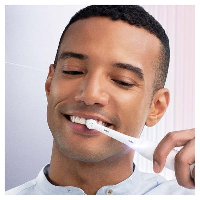 8. Oral-B iO Gentle Care 4210201343646 toothbrush head 2 pcs. White