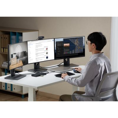 10. Kensington SD4842P EQ USB-C® 10Gbps
