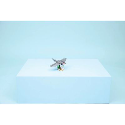 10. LEGO Creator 31381 Menacing Shark with Treasure Chest