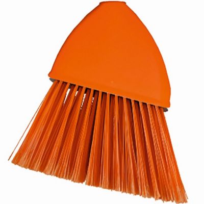 7. UNIVERSAL NARROW GARDEN BROOM CLICK