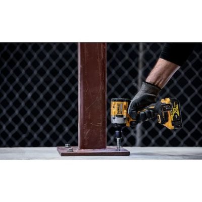 6. DEWALT Impact Wrench 1/2" 18V 406 Nm DCF921NT