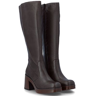 4. Women's insulated brown ankle boots with a block heel Rieker 58090-25