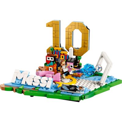 14. LEGO Editions 43011 - Lionel Messi - Football Moments