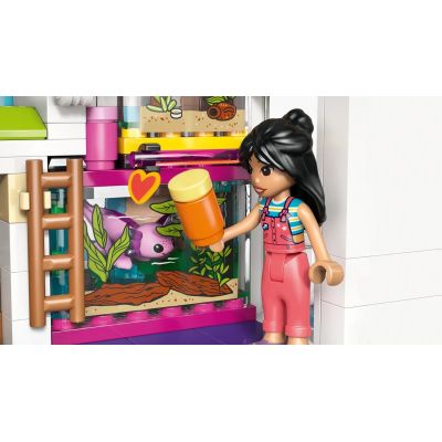 23. LEGO Friends 42687 - Liann Family House