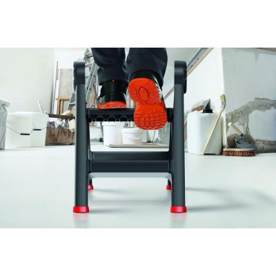 13. TITAN KISTENBERG WORKSHOP FOLDING PLATFORM LADDER