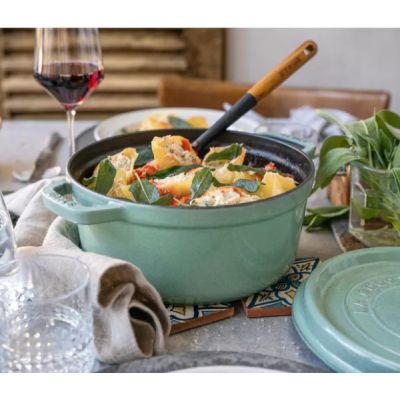 12. STAUB 40508-707-0 round cast iron pot - mint 6.7 ltr