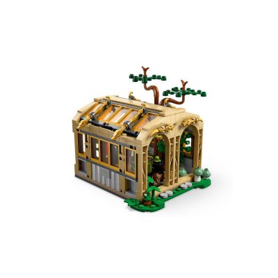 6. LEGO Harry Potter 76445 Hogwarts Castle: Herbology Class