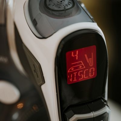36. ADLER AD 5053 steam iron