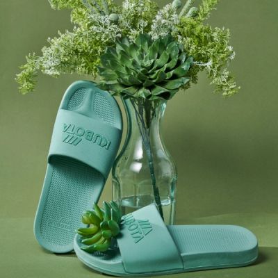 10. Basic plain sage pool flip-flops KUBKBB-SS24-02-17