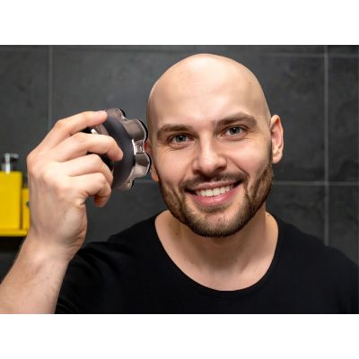 11. ELDOM G60 7-BLADE RASHING SHAVER LED DISPLAY, BUTTON TRAVEL LOCK IPX6, 120 MIN RUN TIME