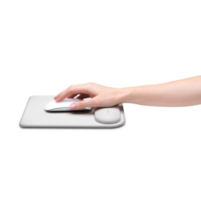 7. Kensington ErgoSoft Mouse Pad with Wrist Rest, Gray