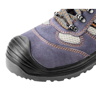 6. NEO tools 82-046 safety shoes